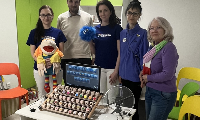 21.2.2024 - Unikátny Komunikačno-edukačný systém HandCubeKeys + Komunikátor v Centre Liberta!