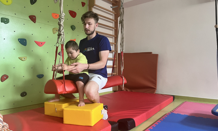 27.6.2024 - Inšpiratívny príbeh malého Jožka: Po šiestich mesiacoch rehabilitácií v Centre Liberta začal chodiť!