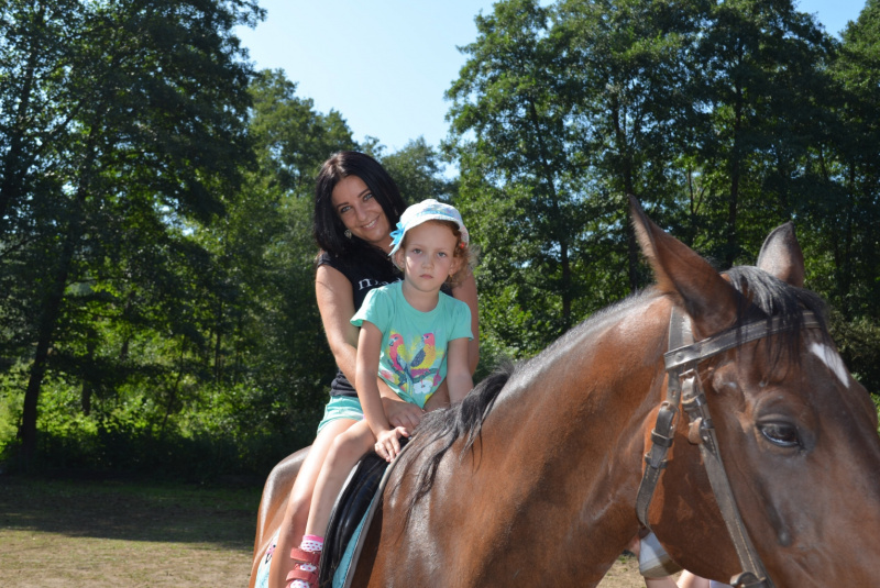 2015 / August - Farma, ranč a vitálny svet 2015 / August - Farma, ranč a vitálny svet