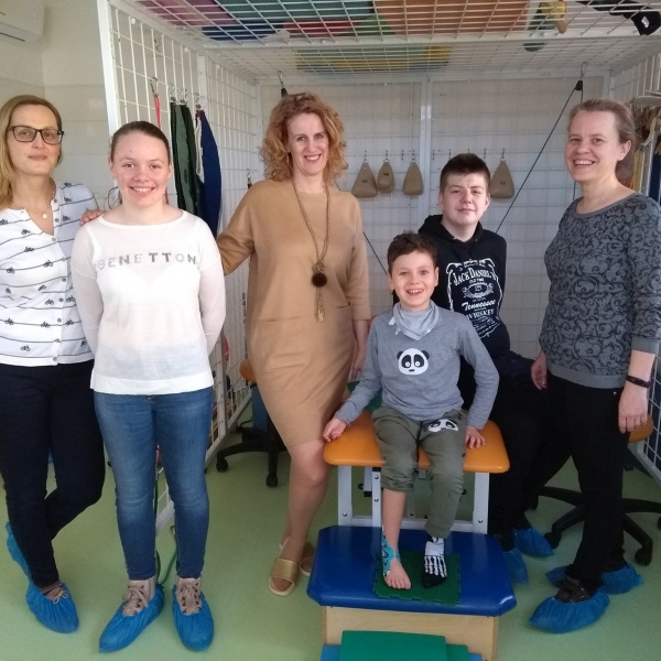 2020/ august - Návšteva profesoriek a študentov z Gymnázia M.R. Štefánika - odovzdanie finačnej zbierky