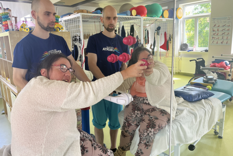  Farená pastelka menom FYZIOTERAPIA / ROK 2024 - foto